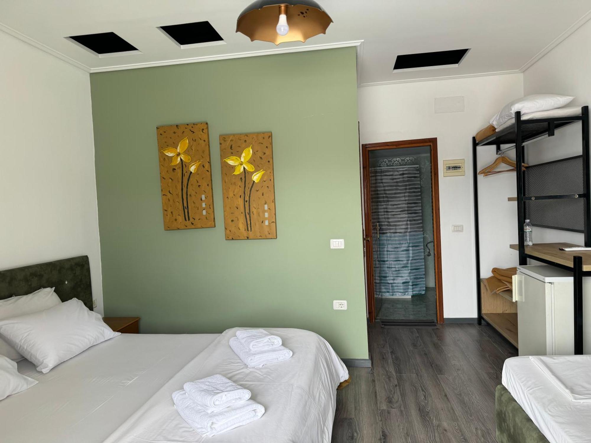 Vila Onhezmi Sarandë Exterior foto