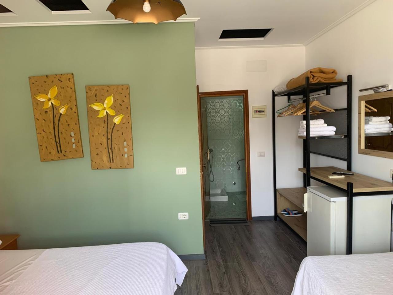 Vila Onhezmi Sarandë Exterior foto